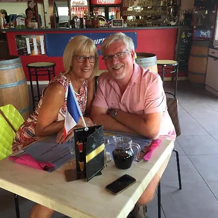 Richards Holidays ז'אר-סור-מר