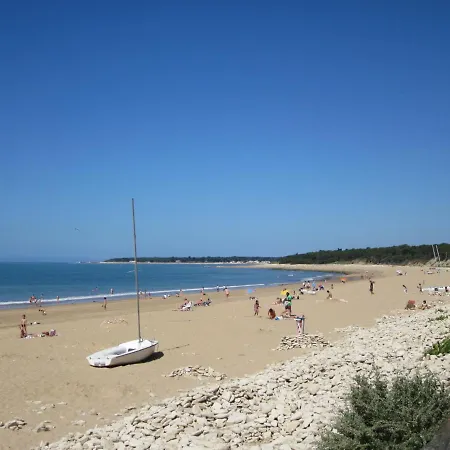 Richards Holidays Kamp alanı