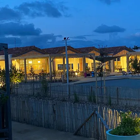 Richards Holidays אתר קמפינג