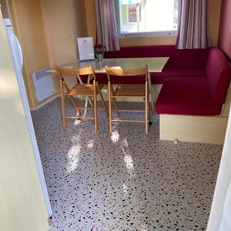 Richards Holidays ז'אר-סור-מר