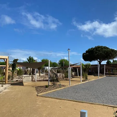 Richards Holidays * 滨海雅尔