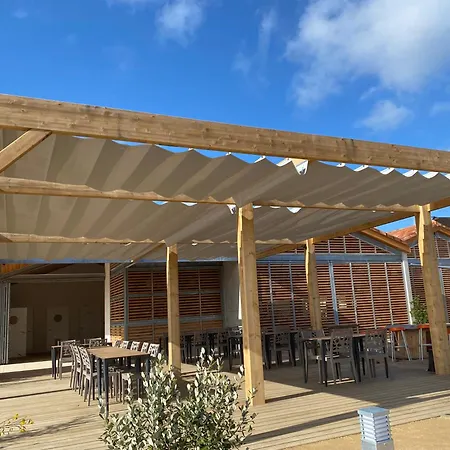 Richards Holidays Кемпинг *