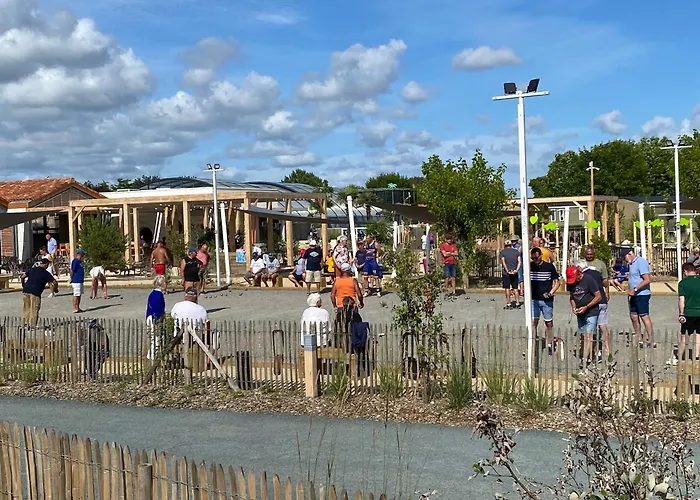 Кемпинг Richards Holidays Жар-сюр-Мер