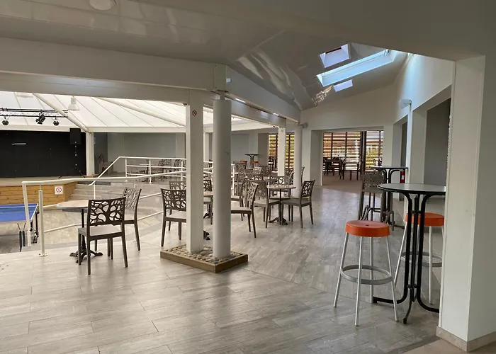 Richards Holidays Жар-сюр-Мер