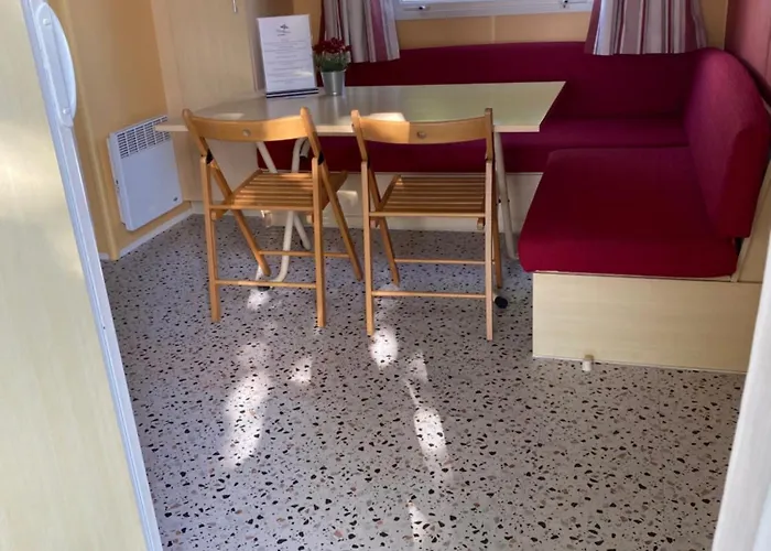 Richards Holidays 자르-쉬르-메르